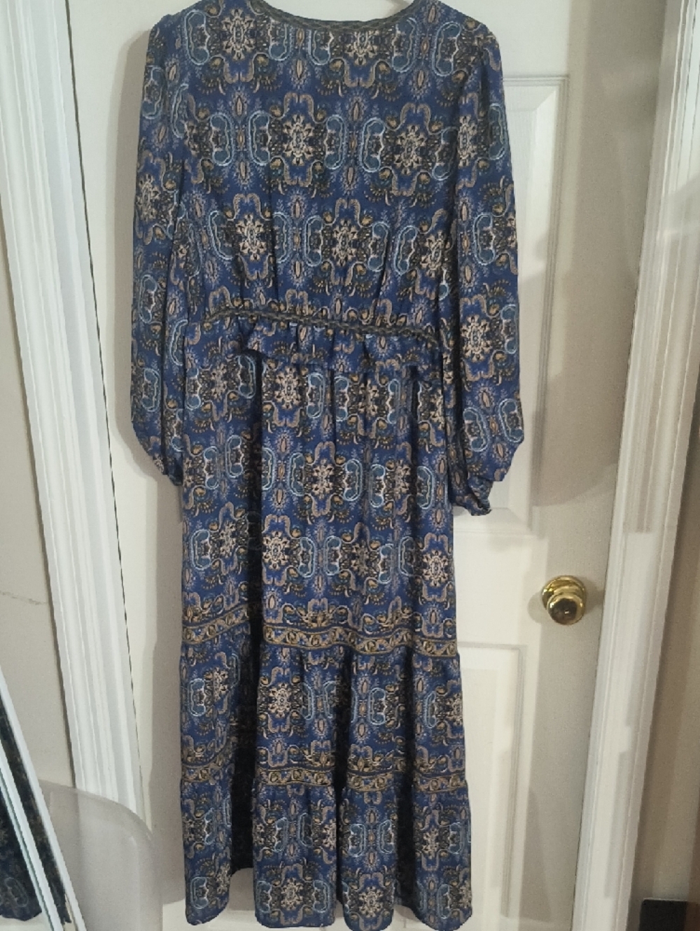 Max Studio Blue Paisley V-Neck Maxi Dress - Picture 3 of 6